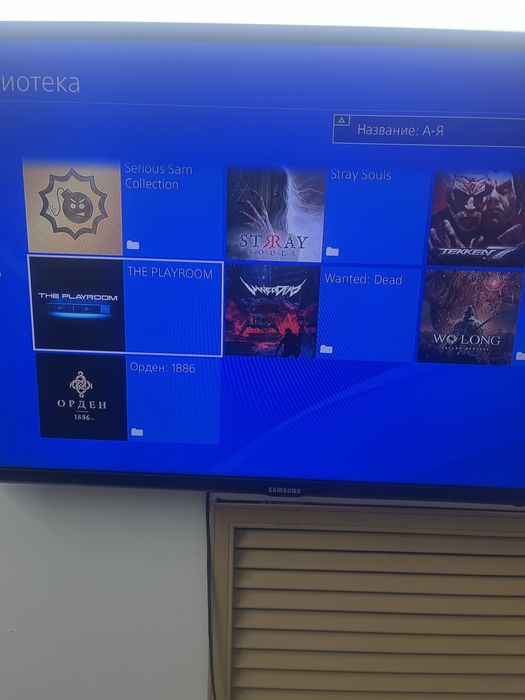 Продаю Sony PS4 Pro