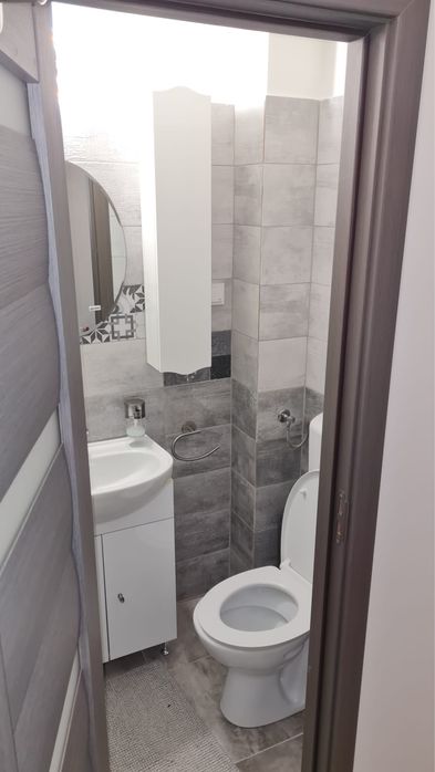 Studio la curte, recent renovat, metrou Stefan Cel Mare