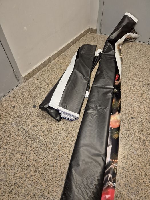 Продам банеры б/у в отличном состоянии.