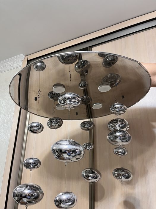 Продам люстру быстро