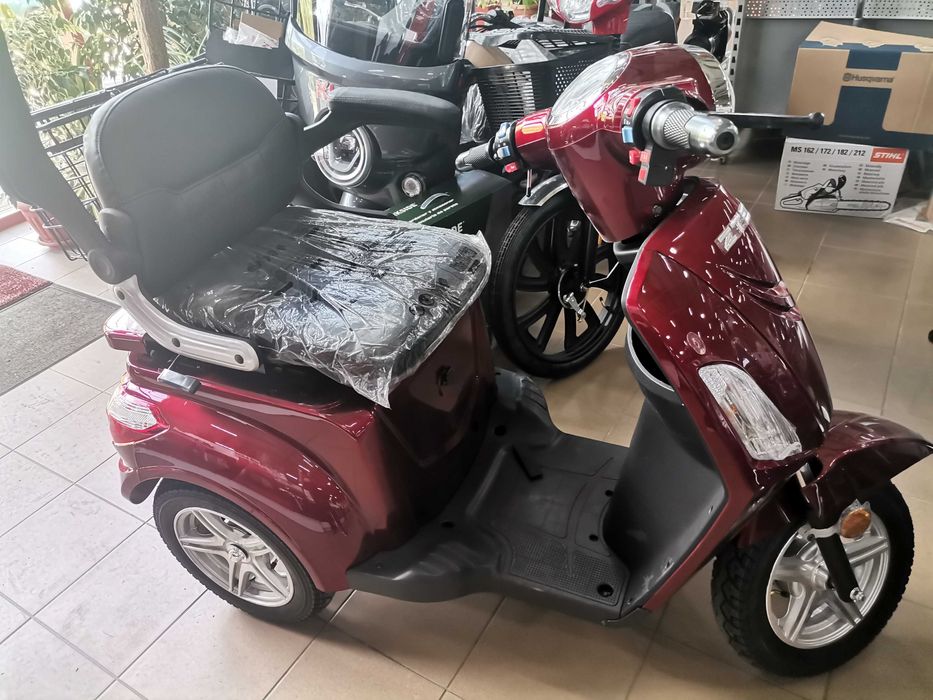 Vând triciclu electric