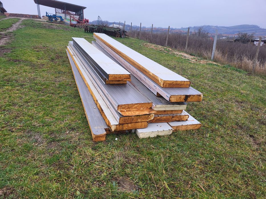 Vand panuri cu spuma.