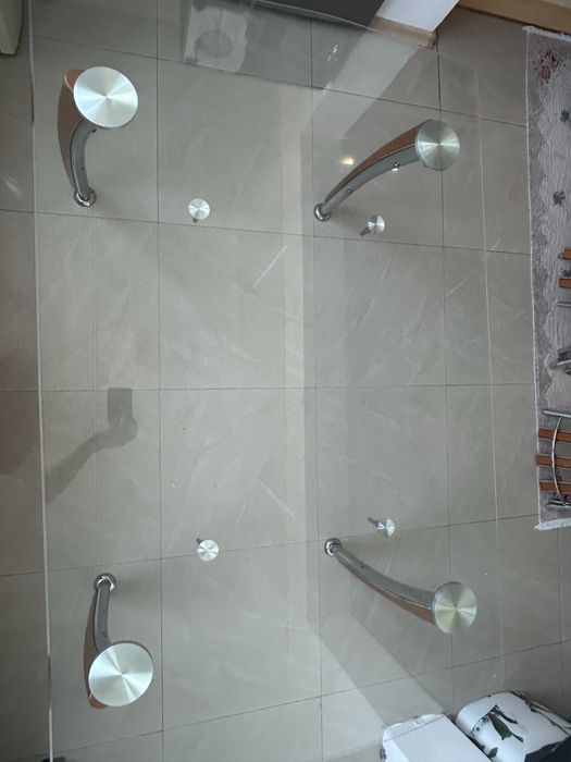 Продавам маса много запазена няма забележки