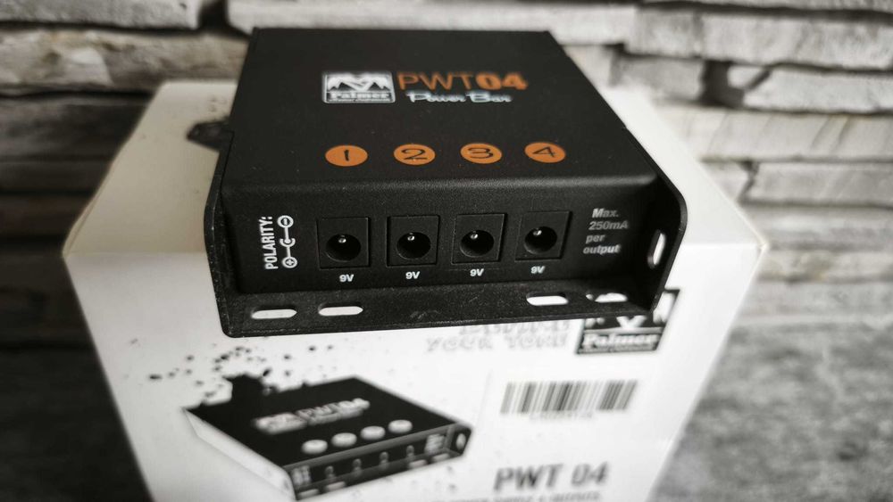 Alimentator pedale chitara PALMER PWT04 - Garantie