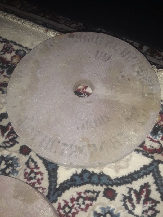 Чарх тош сотилади