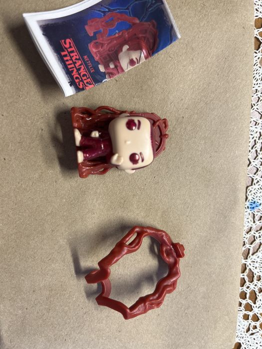 Фигурка Kinder очень странные дела ОДИ изнанкa редкая