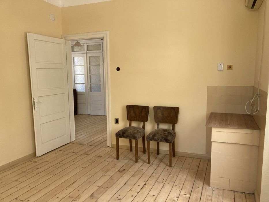 Дава се под наем Етаж от къща в Варна, Нептун - 100 кв.м за 612 € - Снимка #5