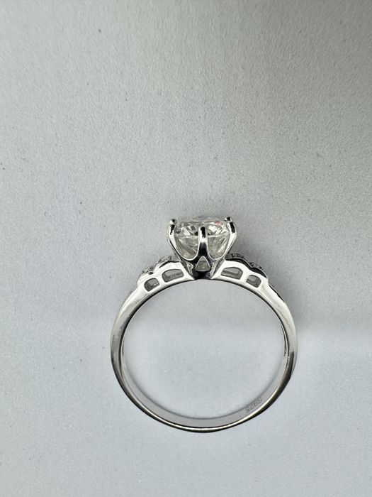 Сребърен пръстен с мойсанит (Диамант) 1 карат