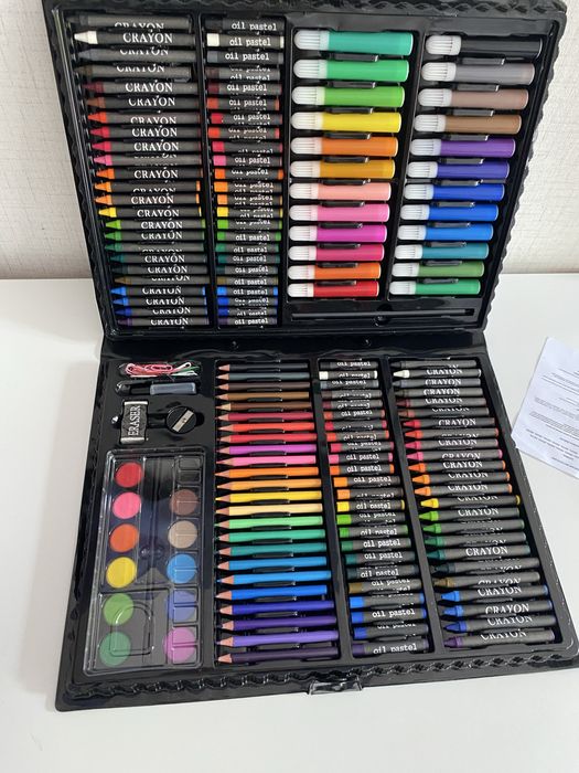 Комплект за рисуване в куфар 168 части