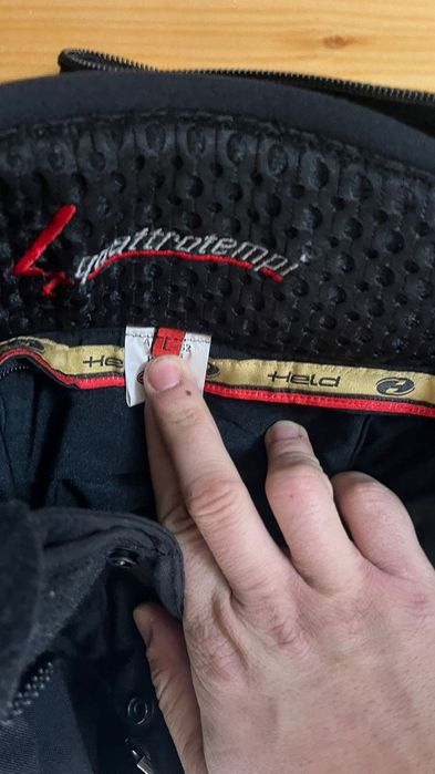 Vând costum motto bărbați,mărimea L