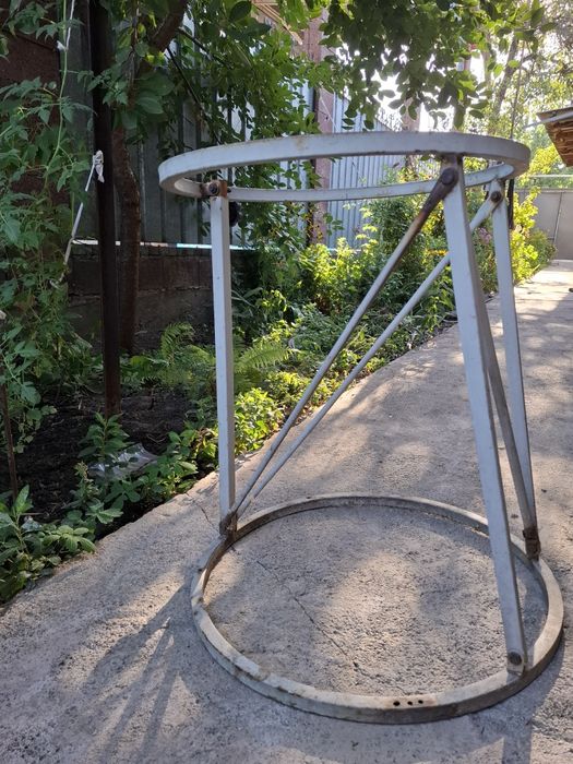 Подставка для спутниковой антенны