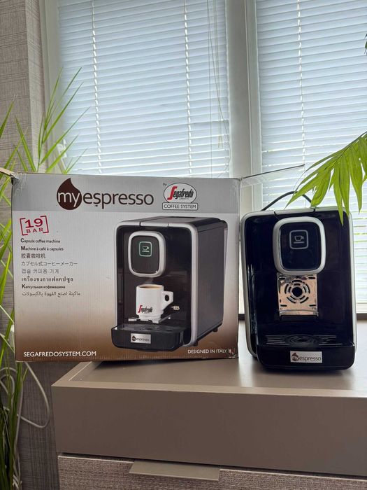 Кафе машина MyEspresso by Segafredo – капсулна, пълен комплект