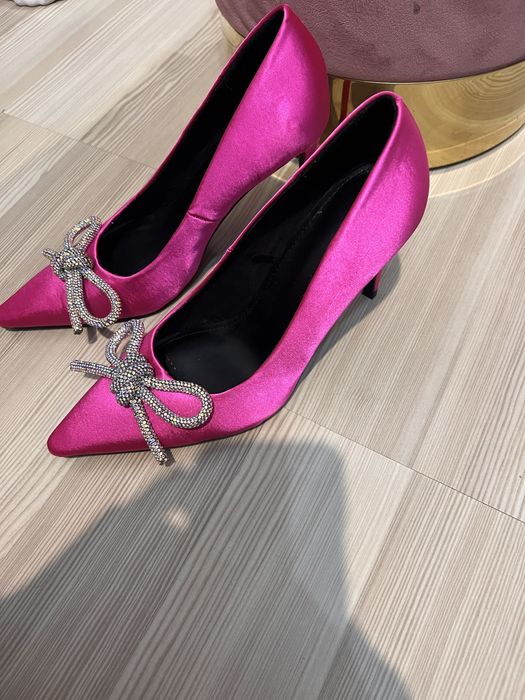 Pantofi cu toc stiletto