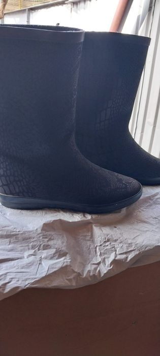 Резиновые женские сапоги