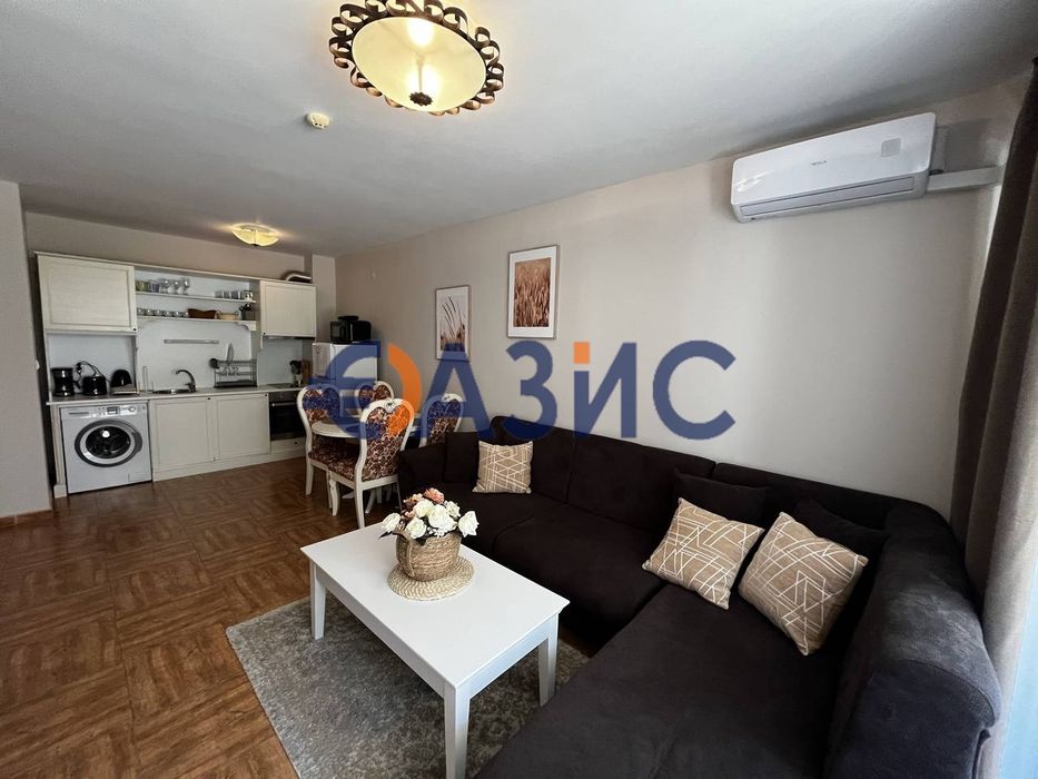 Продава се Двустаен апартамент в Свети Влас - 70 кв.м за 1928 €/кв.м - Снимка #2