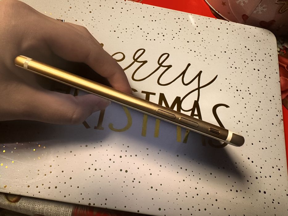 Vând Iphone 7 , 32GB in stare foarte buna!