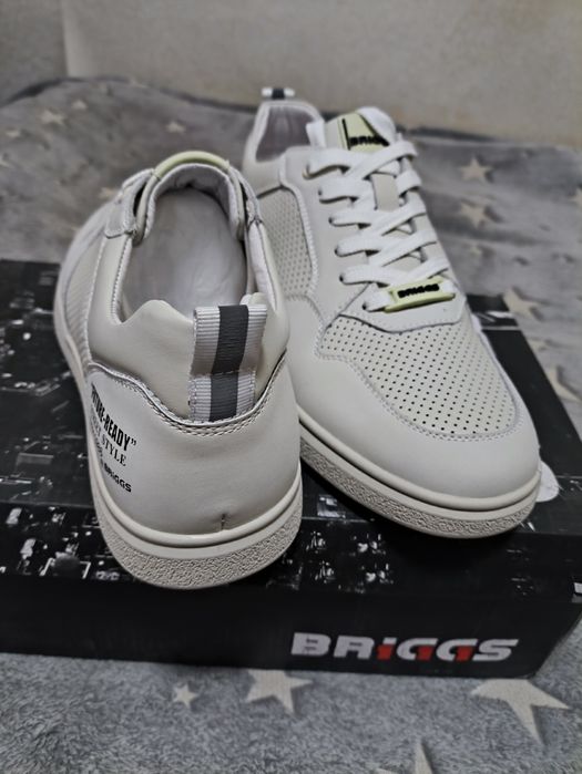 Продам кроссовки