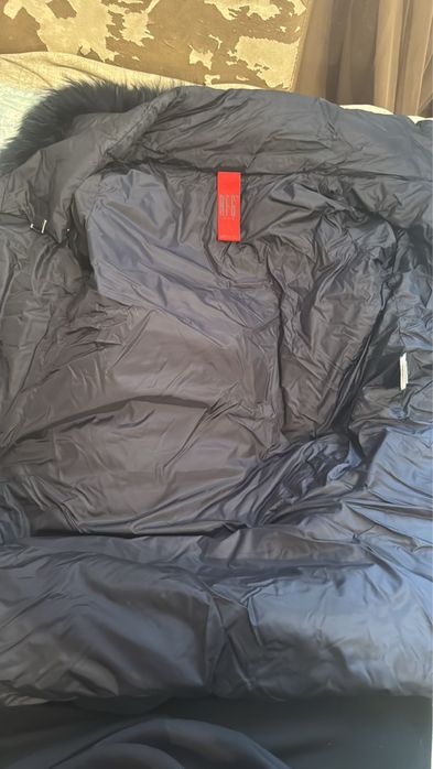 Продам женский пуховик оригинал AFG