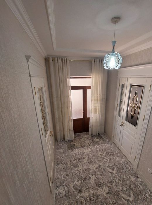 Продаётся дом в мах. Мевазор в М.Улугбексом районе напротив Карасу-6.