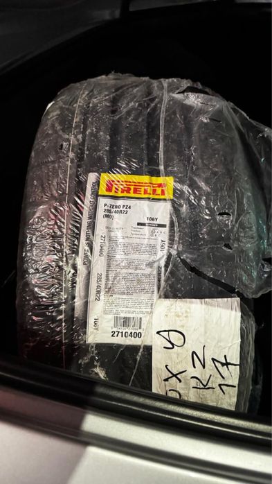 Продаю шину Pirelli  P zero PZ4 285/40R 22