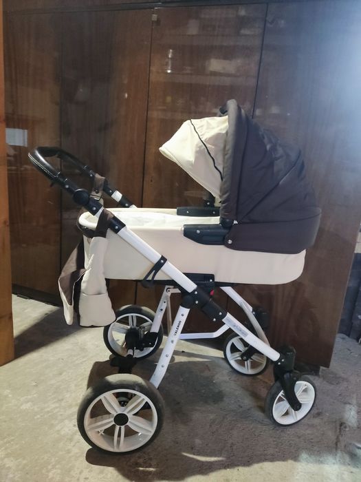 Бебешка количка Retrus Valenso 3 в 1