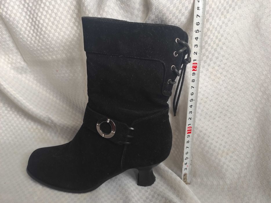 Дамски боти с нисък ток