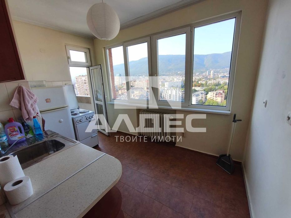 Дава се под наем Двустаен апартамент в София, Красно село - 62 кв.м за 650 € - Снимка #2