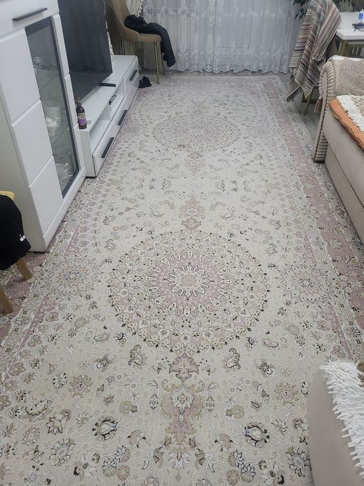 Ковер в хорошем состоянии,без дифектов 5×2  м