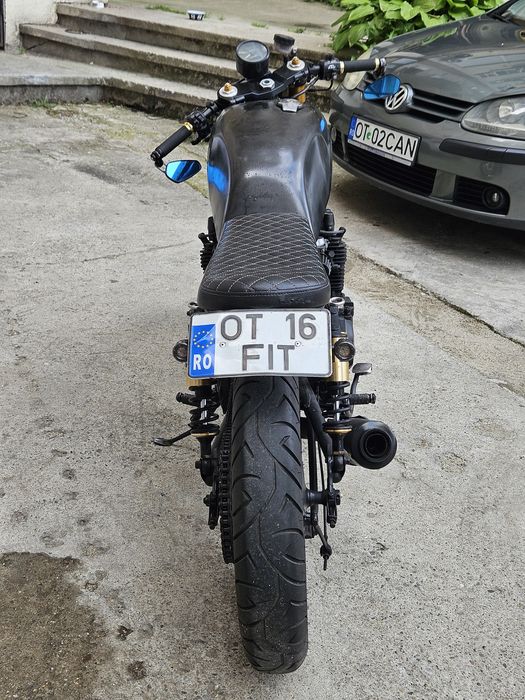 Yamaha XJ550 Cafe Racer