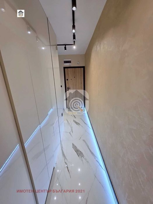 Продава се Двустаен апартамент в София, Красно село - 50 кв.м за 2018 €/кв.м - Снимка #13