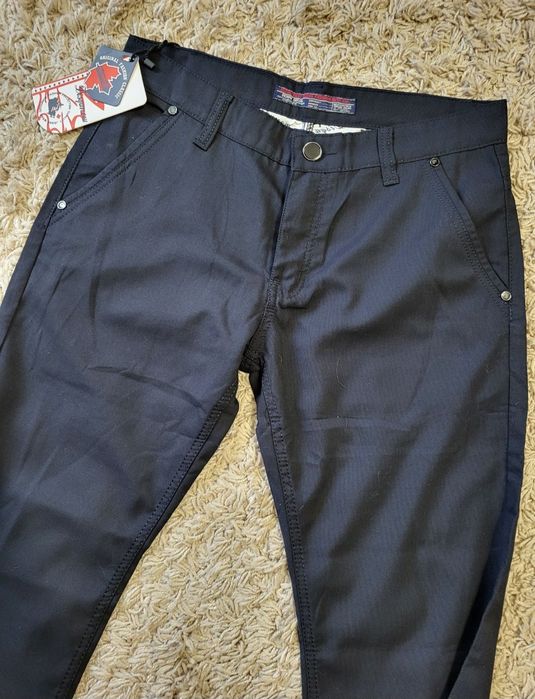 Продам школьные брюки