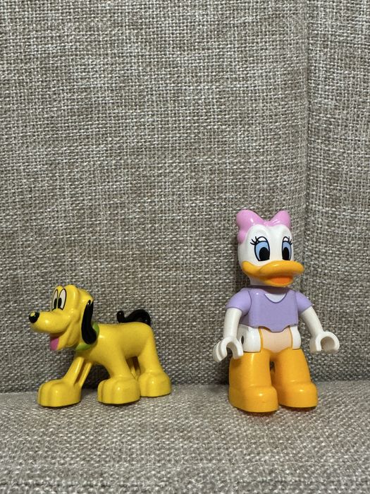 Lego duplo Daisy sau Pluto
