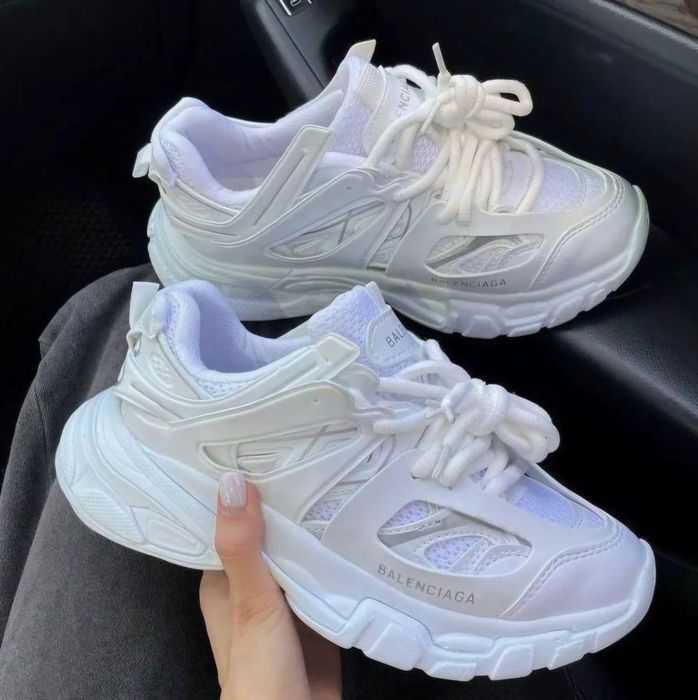 Balenciaga trak 2 negru și alb