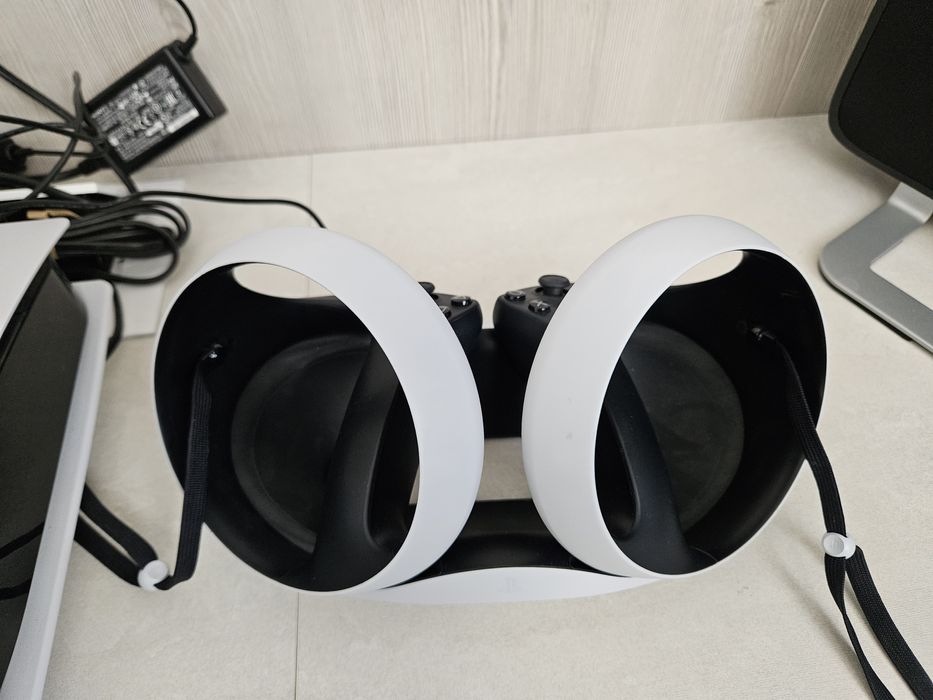 Bundle Complet PlayStation 5 + PlayStation VR2 | Accesorii incluse