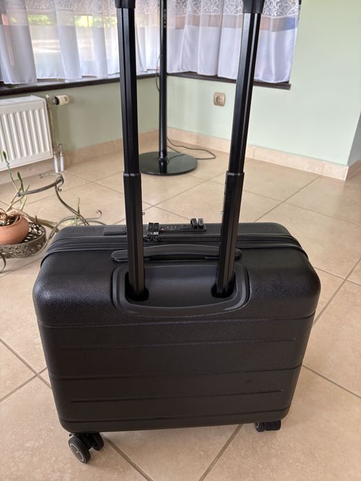 Geanta troler de zbor/cabina, Hard case, aproape noua, folosita la doar 2 zboruri