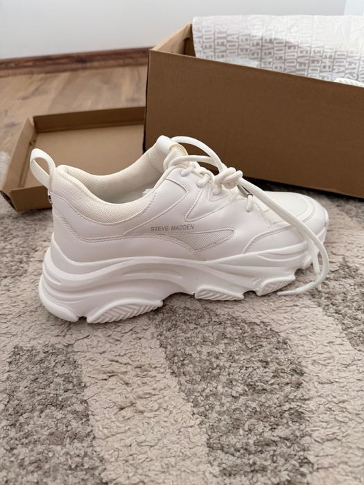 Steve Madden Progressive WHITE 39