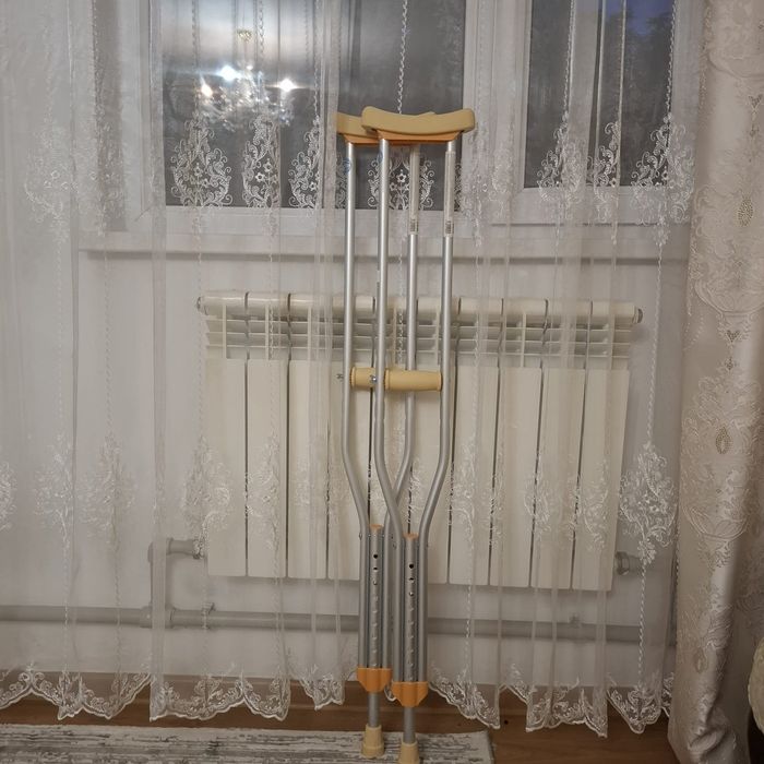 Продам новые костыли
