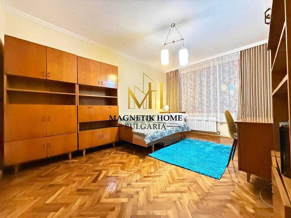 Автентичен ЧЕТИРИСТАЕН апартамент с ПАРНО в ж.к. Възраждане