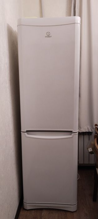 Холодильник Indesit
