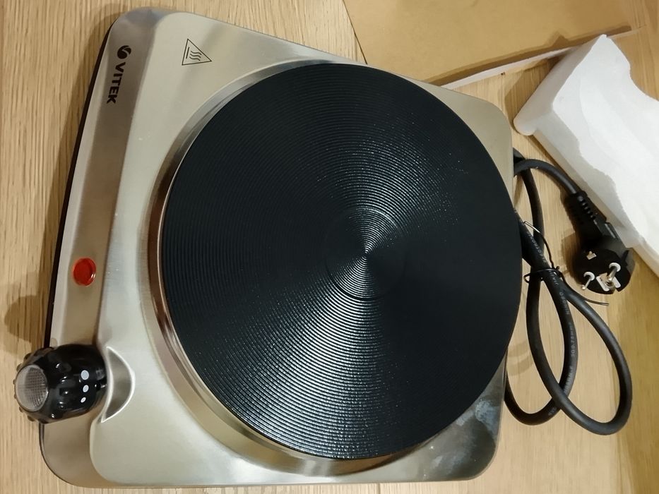 Продам электроплитку Vitek 3705