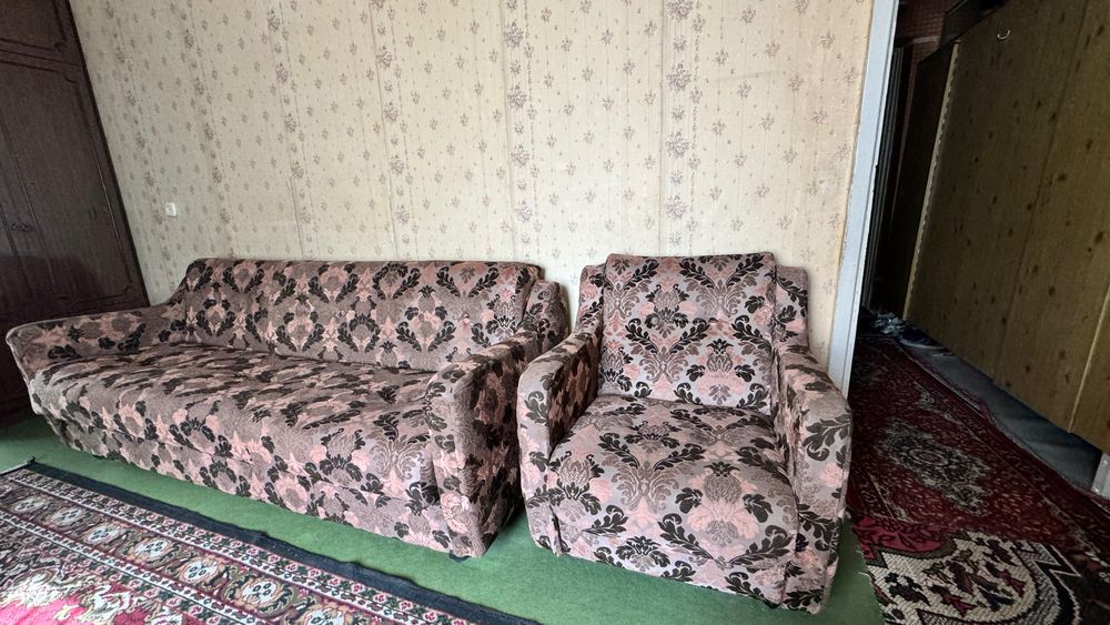 Продам диван и 2 кресла