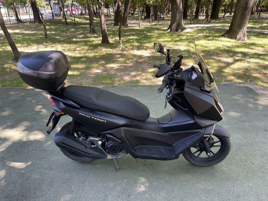 Vand Scuter Kymco SkyTown 125cc