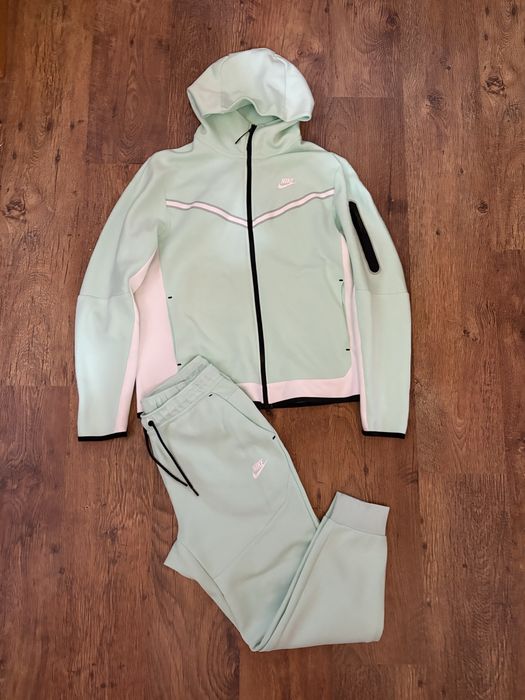 Nike tech fleece mint зелен анцунг tracksuit Оригинален!