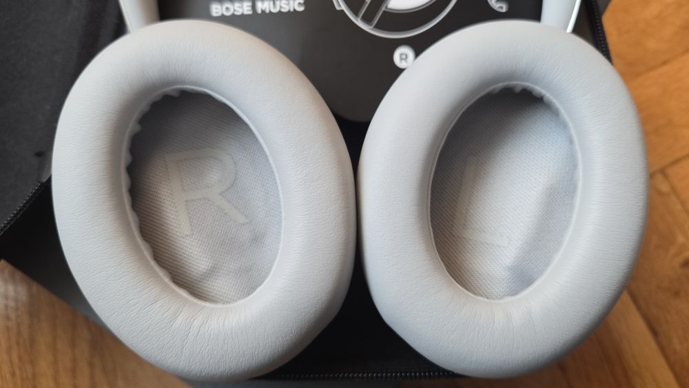 Bose Noise Canceling Headphones 700 - с гаранция 1 година