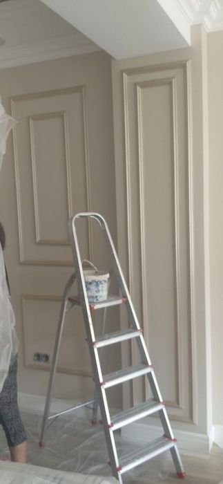 Поклейка обоев, побелка водоэмульсионной краской