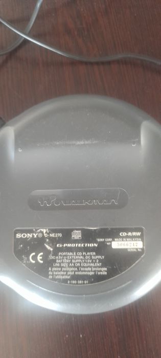 Walkman Sony cu încărcător