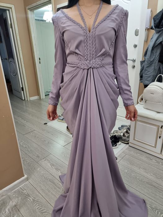 Продаю платье , одевала всего 1 раз