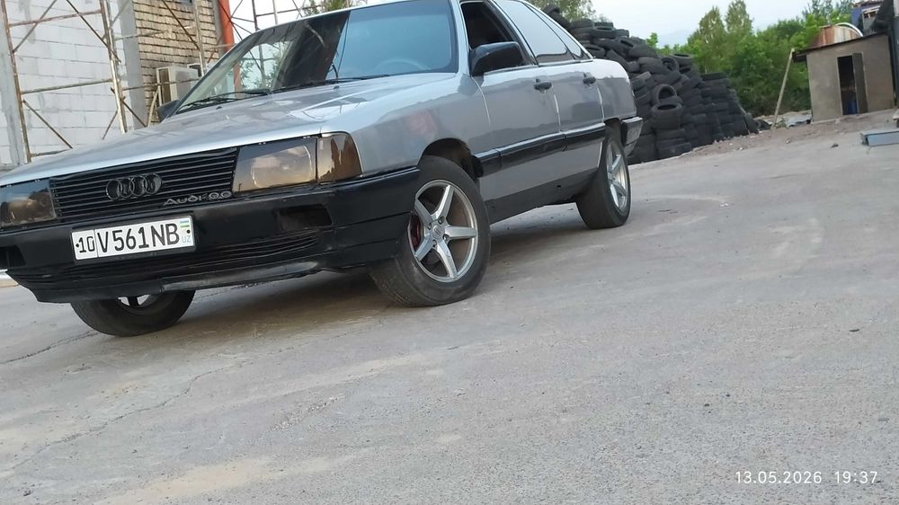 Автомобиль Ауди 100 c3