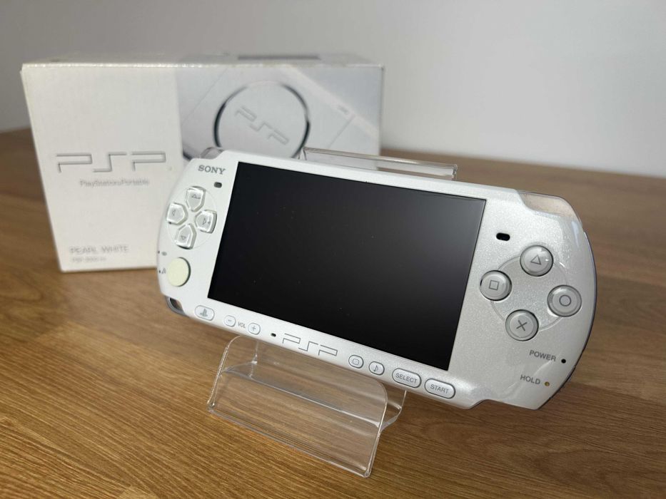 PSP 3000 Pearl White în cutie originală — modată, 64GB, husă Sony