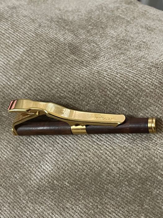 Ac cravata agrafa DuPont Paris , maro auriu cu stanță Insemn D